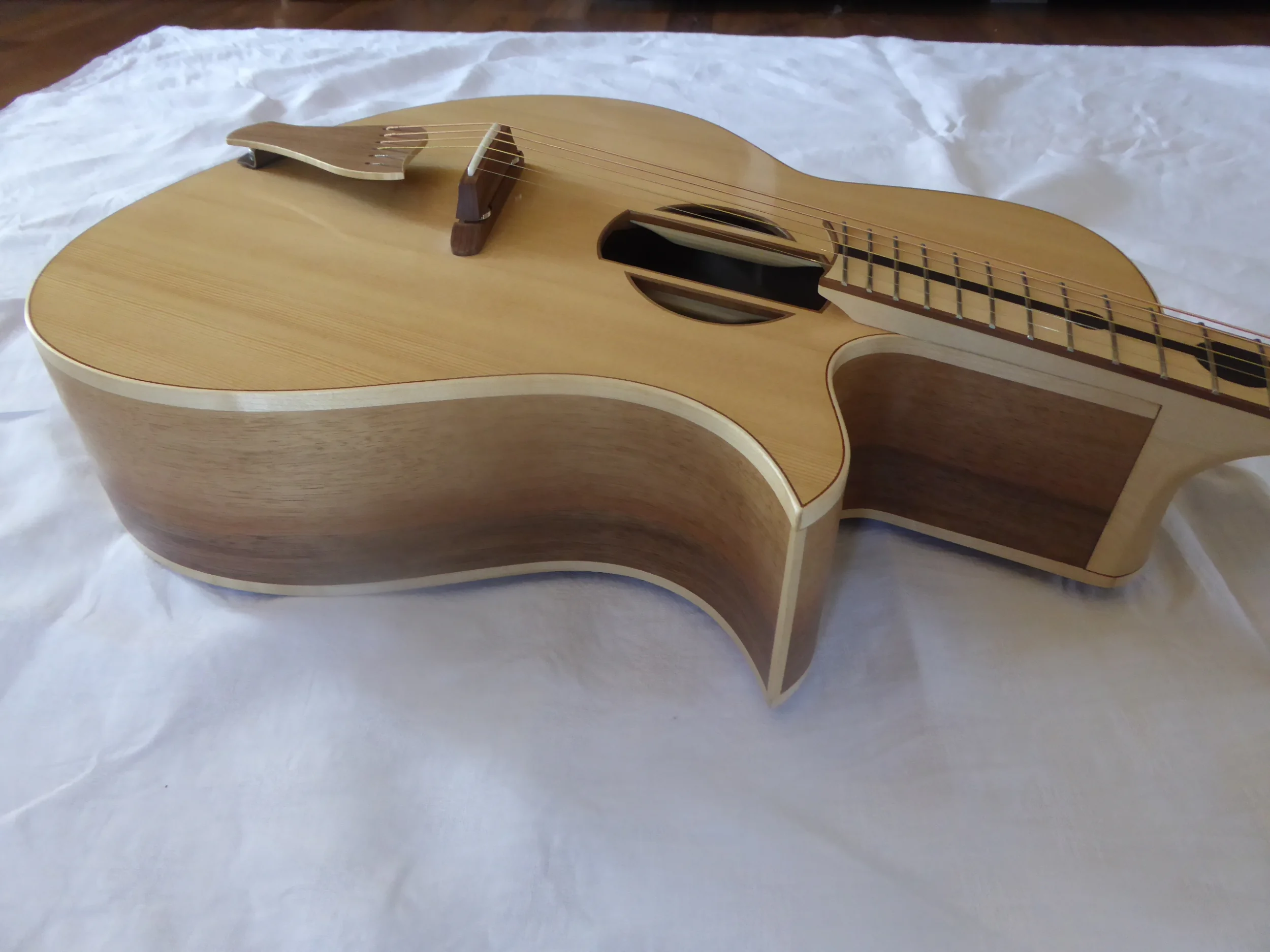 Heier Akustik – Detailansicht 7 – handgefertigte Akustikgitarre von Heier Guitars bei Dresden und Meißen